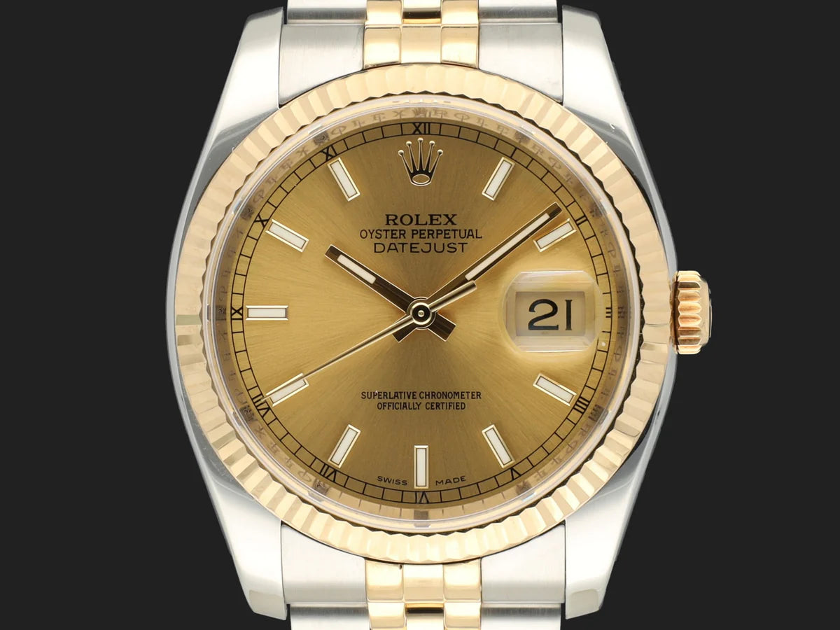 Datejust 36 goud/staal met champagnekleurige wijzerplaat en staafindexen.