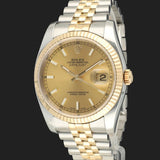 Datejust 36 goud/staal met champagnekleurige wijzerplaat en staafindexen.